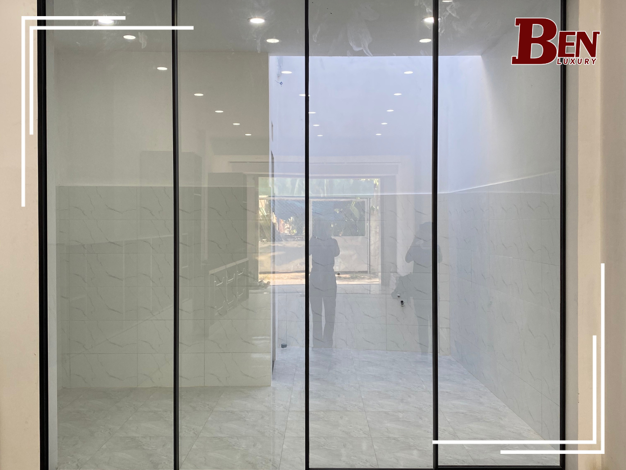 BENLuxury - Cửa lùa showroom VLA