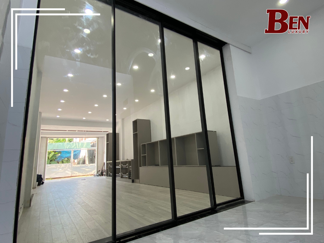 BENLuxury - Cửa lùa showroom VLA