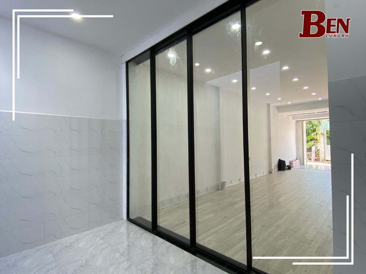 BENLuxury - Cửa lùa showroom VLA