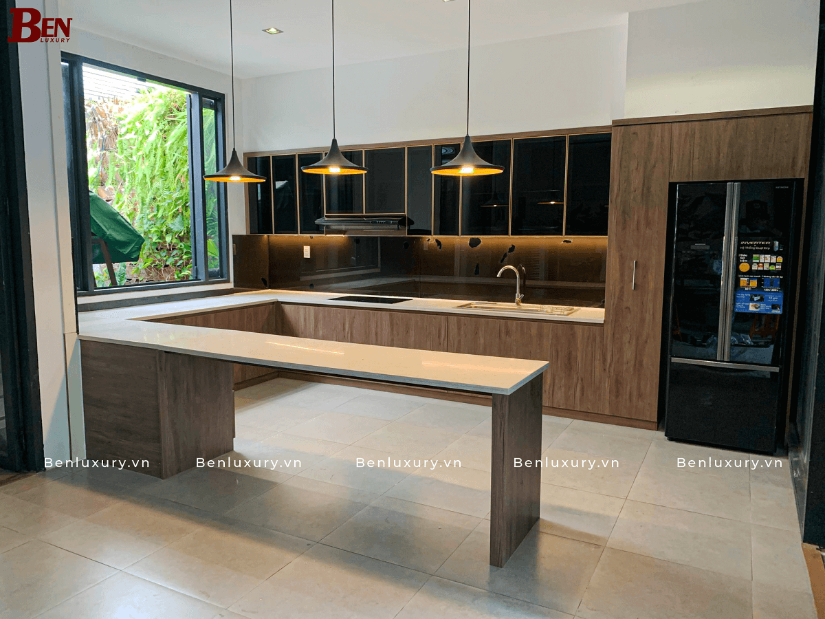 tu bep nhom nguyen tam benluxury van go tone walnut