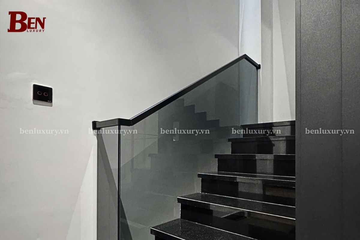 cap nhat xu huong tay vin inox benluxury dot pha voi cong nghe cam ung va den led 3