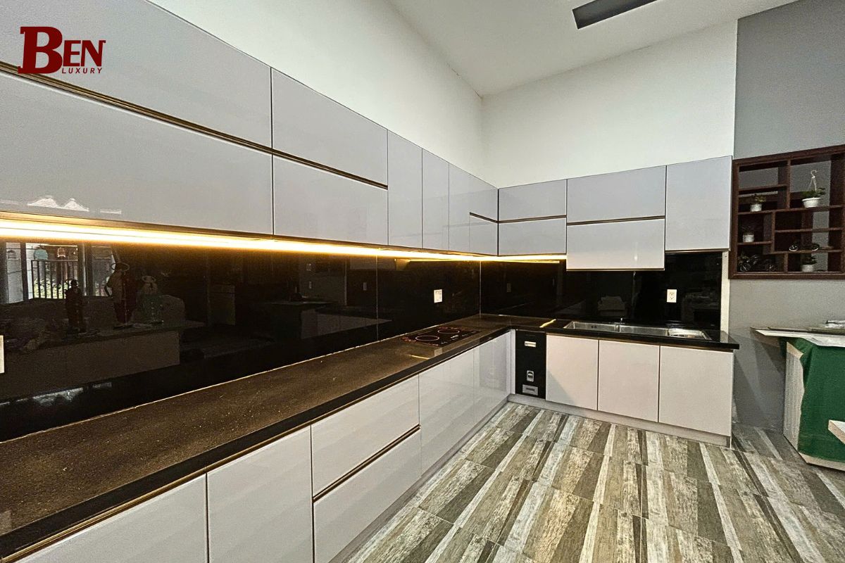 nen lua chon tu bep inox chan gap cnc hay tu bep inox khung hop 4