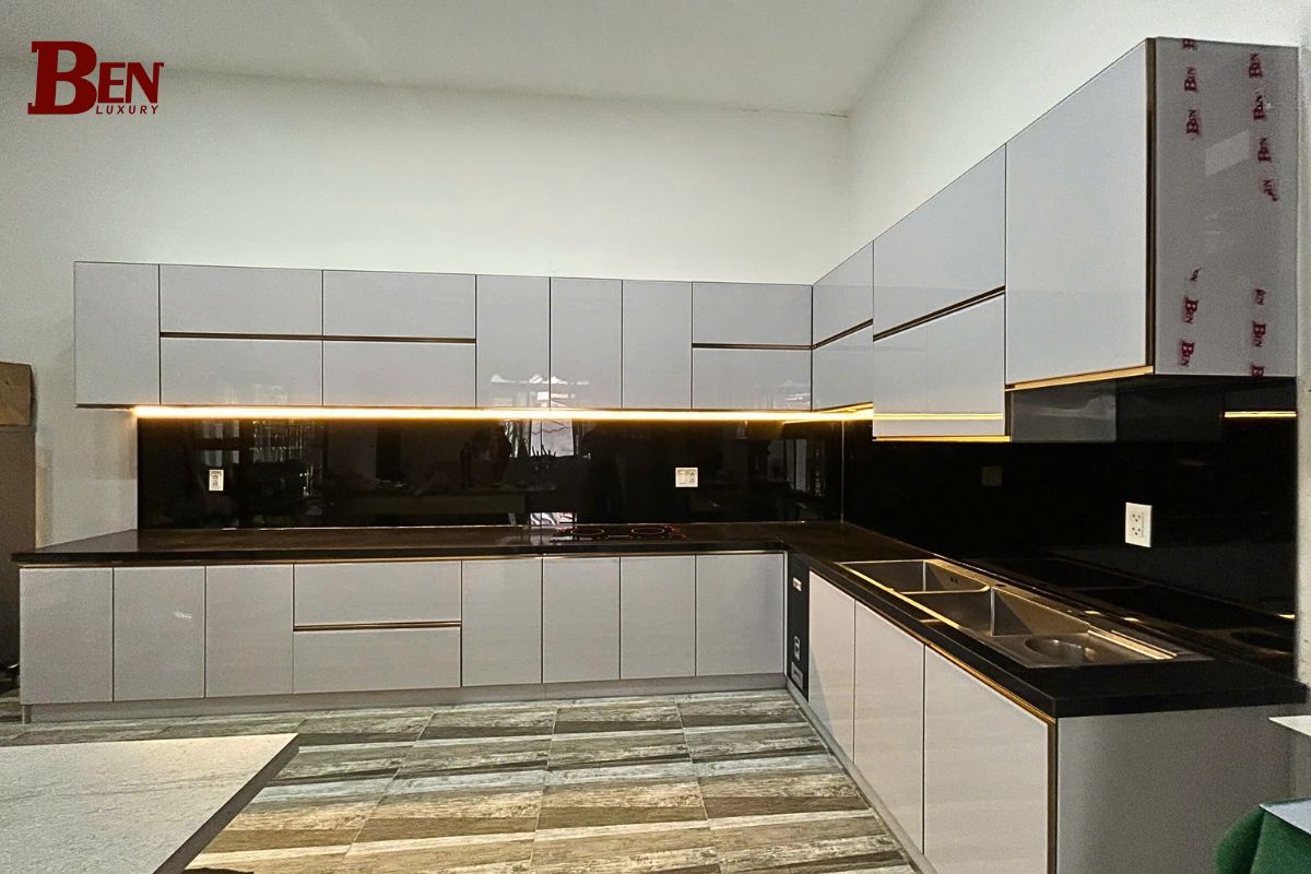 nen lua chon tu bep inox chan gap cnc hay tu bep inox khung hop 6