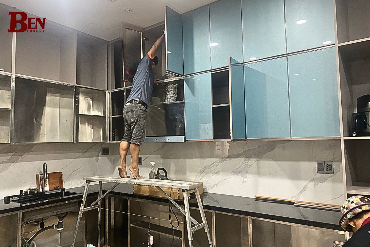 cach lap dat tu bep inox tai nha don gian ben dep chuyen nghiep 1
