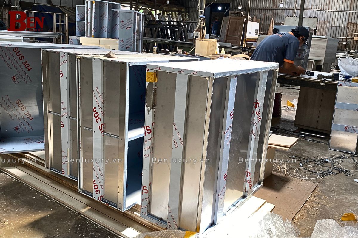 Gia Công Tủ Bếp Inox Benluxury - Chất Lượng Vượt Trội, Độ Bền Tối Đa