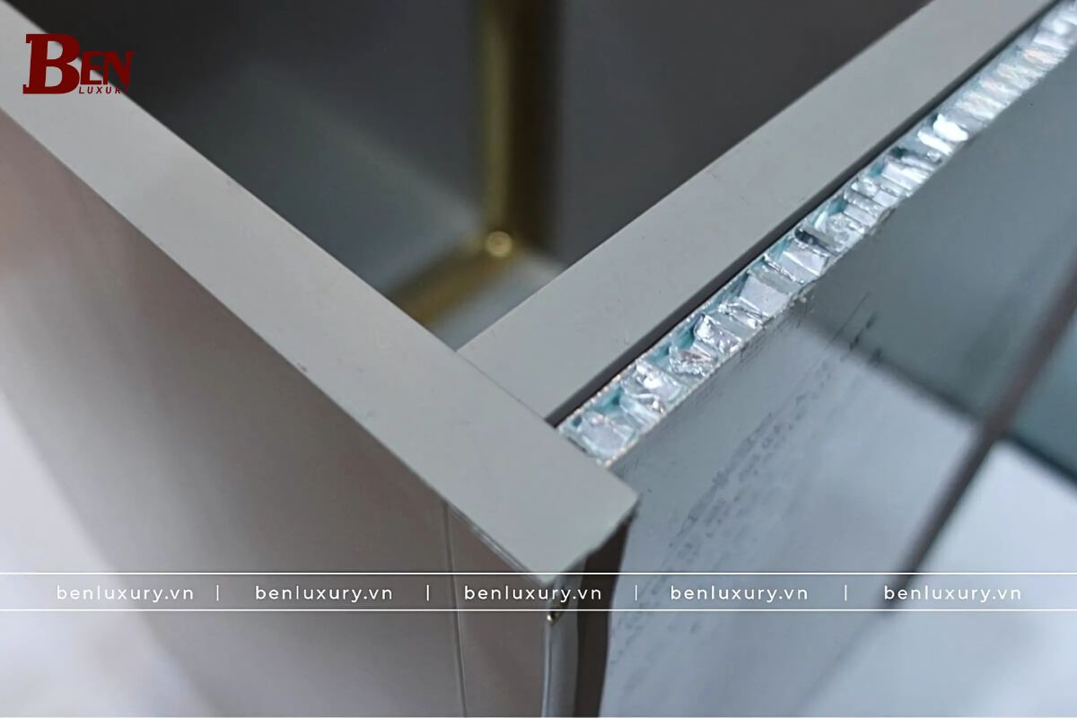 Giải Mã Tủ Bếp Nhôm Tổ Ong Benluxury- Vì Sao Ngày Càng Được Ưa Chuộng?
