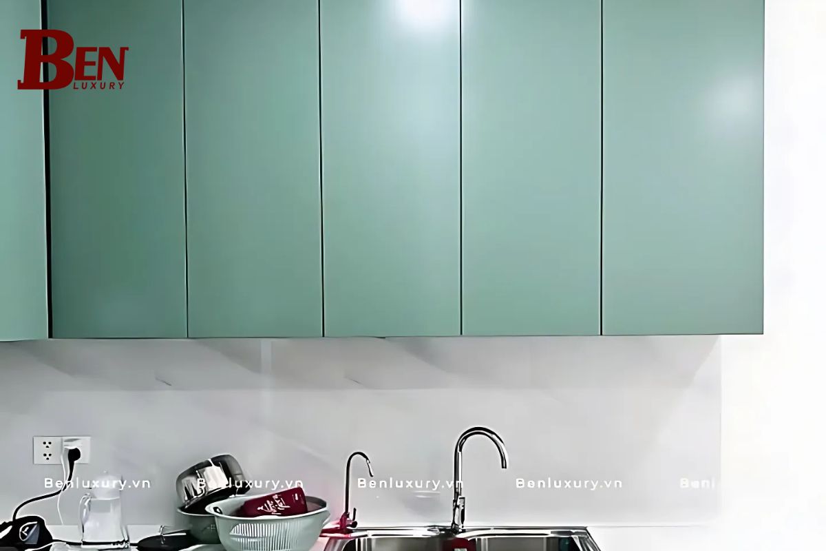 tu bep nhua co phu hop voi khong gian nho 2