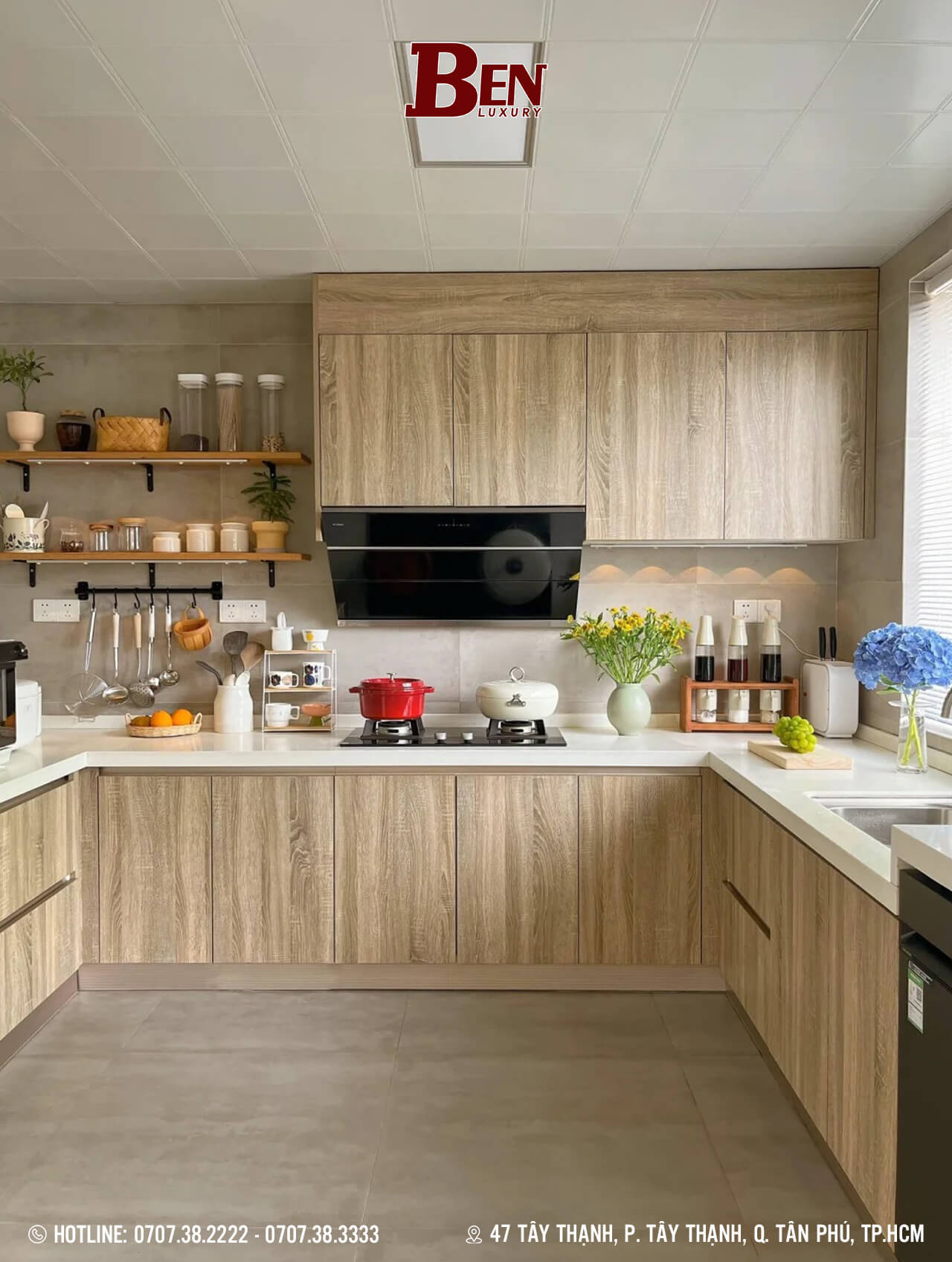 Cải Tạo Tủ Bếp Gỗ 10m² Phong Cách Bán Mở Đầy Đủ Tiện Nghi