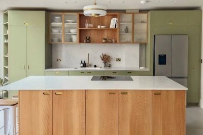 Dự Án Tủ Bếp Nhựa Đặc Kết Hợp Gỗ Ấm Áp Và Hiện Đại