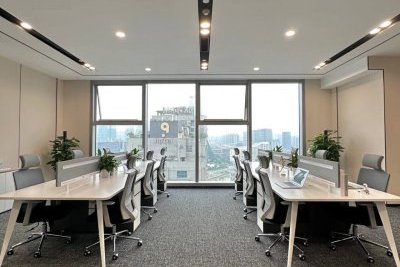 Văn Phòng 200m² Sang Trọng Với Nội Thất Nhôm Tổ Ong