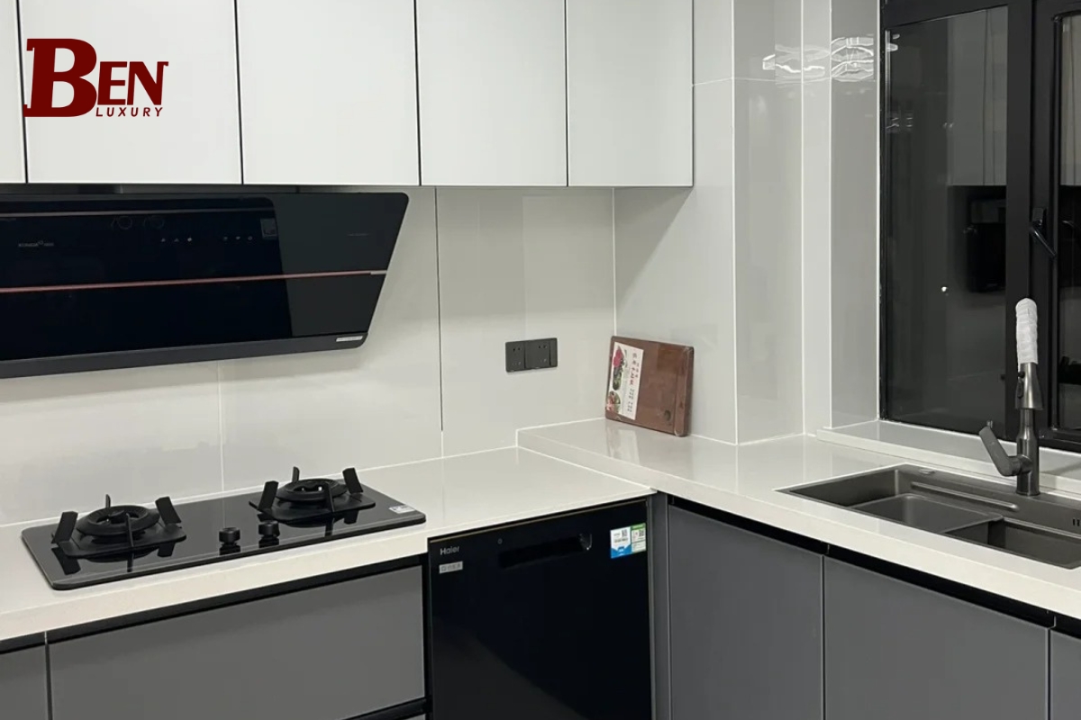 Lắp Tủ Bếp Nhôm Tổ Ong Tại TP.HCM: Có Cần Xin Phép?
