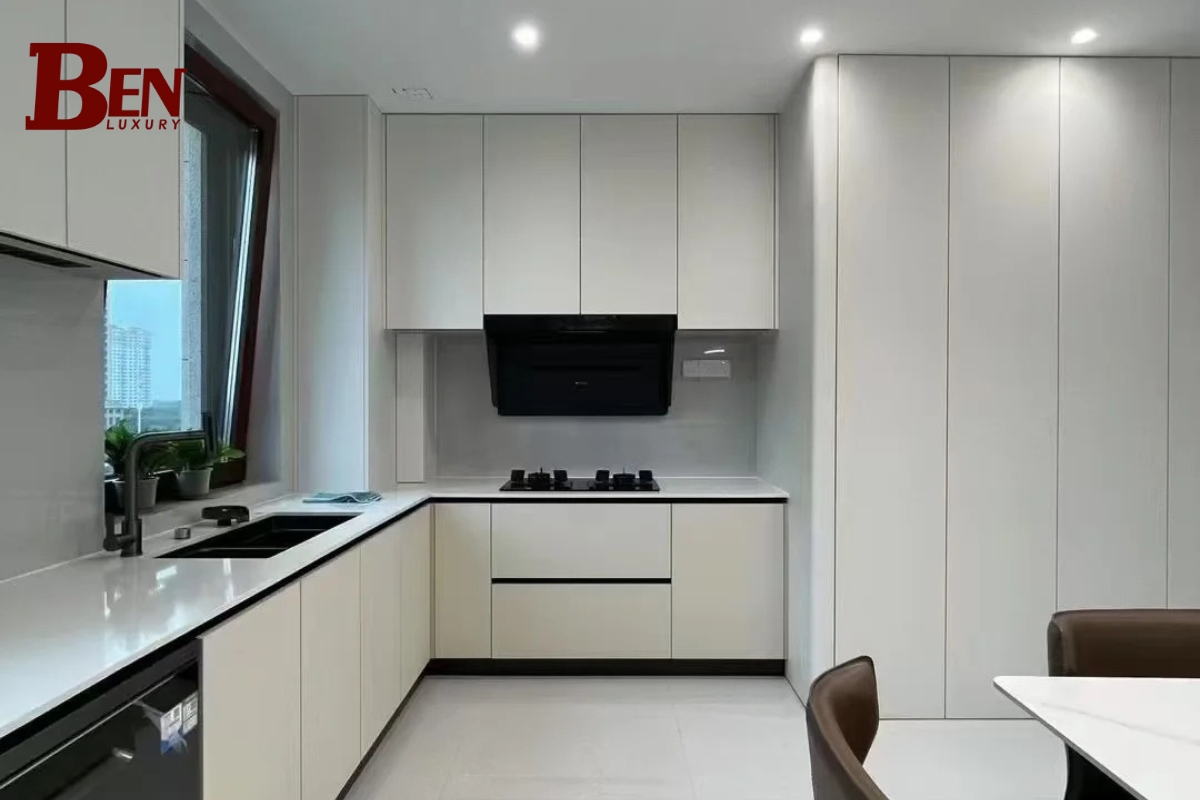 tu bep benluxury nhom inox go nhua loai nao phu hop voi nha ban 2