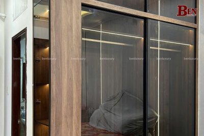 Hoàn Thiện Tủ Áo Cánh Kính Benluxury Cho Nội Thất Phòng Ngủ Sang Trọng Tại Bình Tân