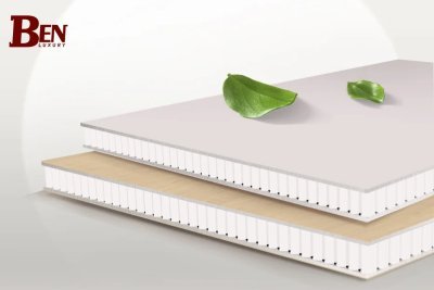 Nên Chọn Tấm Nhôm Tổ Ong Hay Vật Liệu Truyền Thống Cho Công Trình Nội Thất?