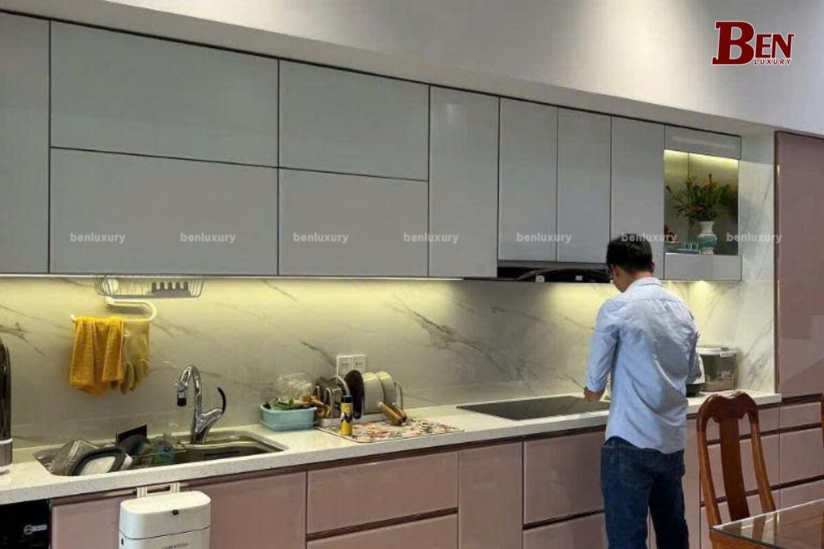 Tủ Bếp Inox Hiện đại Phối Màu Pastel – Dự Án Bếp Chữ I Của Benluxury