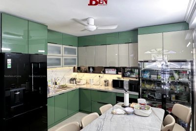 Tủ Bếp Cánh Kính Tràn Viền - Giải Pháp Full Công Năng Cho Không Gian Bếp Hiện Đại