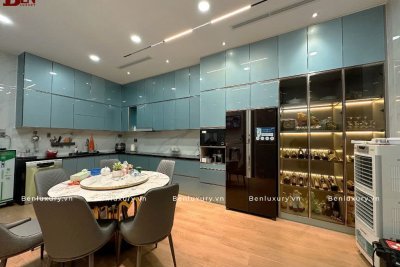 Tại Sao Cánh Kính Khung Nhôm Lại Là Xu Hướng Tủ Bếp & Tủ Áo Hiện Nay?