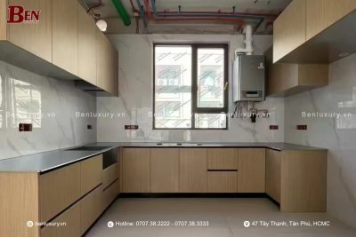 Tủ Bếp Inox Vân Xước Hay Vân Caro: Loại Nào Dễ Vệ Sinh Hơn?