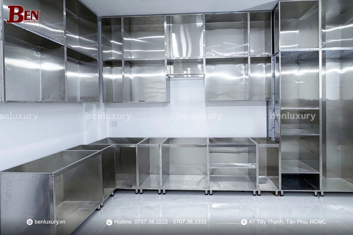 Tại Sao Cần Đội Ngũ Chuyên Nghiệp Lắp Đặt Tủ Bếp Inox? 