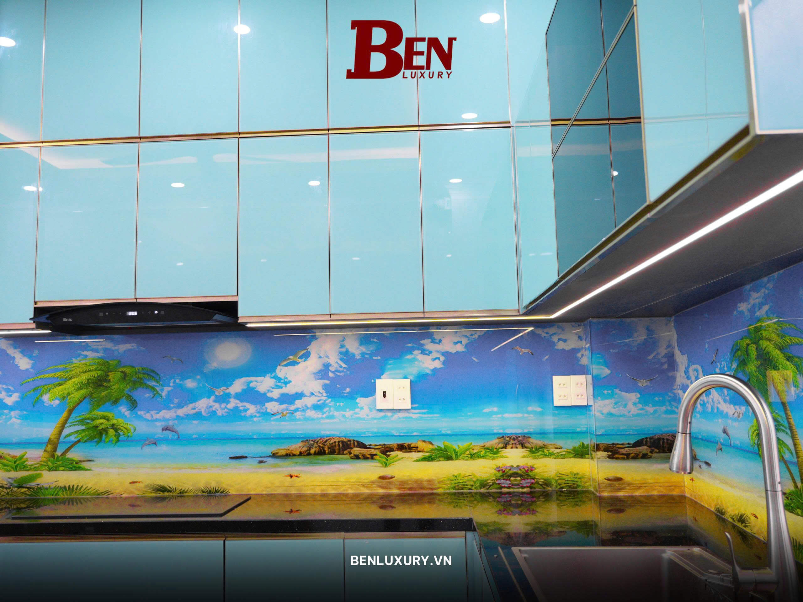 tu bep canh kinh tay nam am ma vang du an ket hop inox 304 hop kim nhom cao cap 2