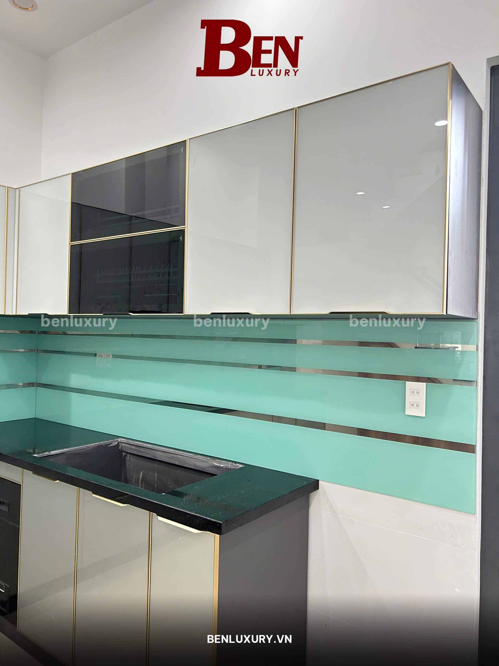 tu bep nhom tam cao cap mau xam chi dang cap tinh te tu benluxury 6