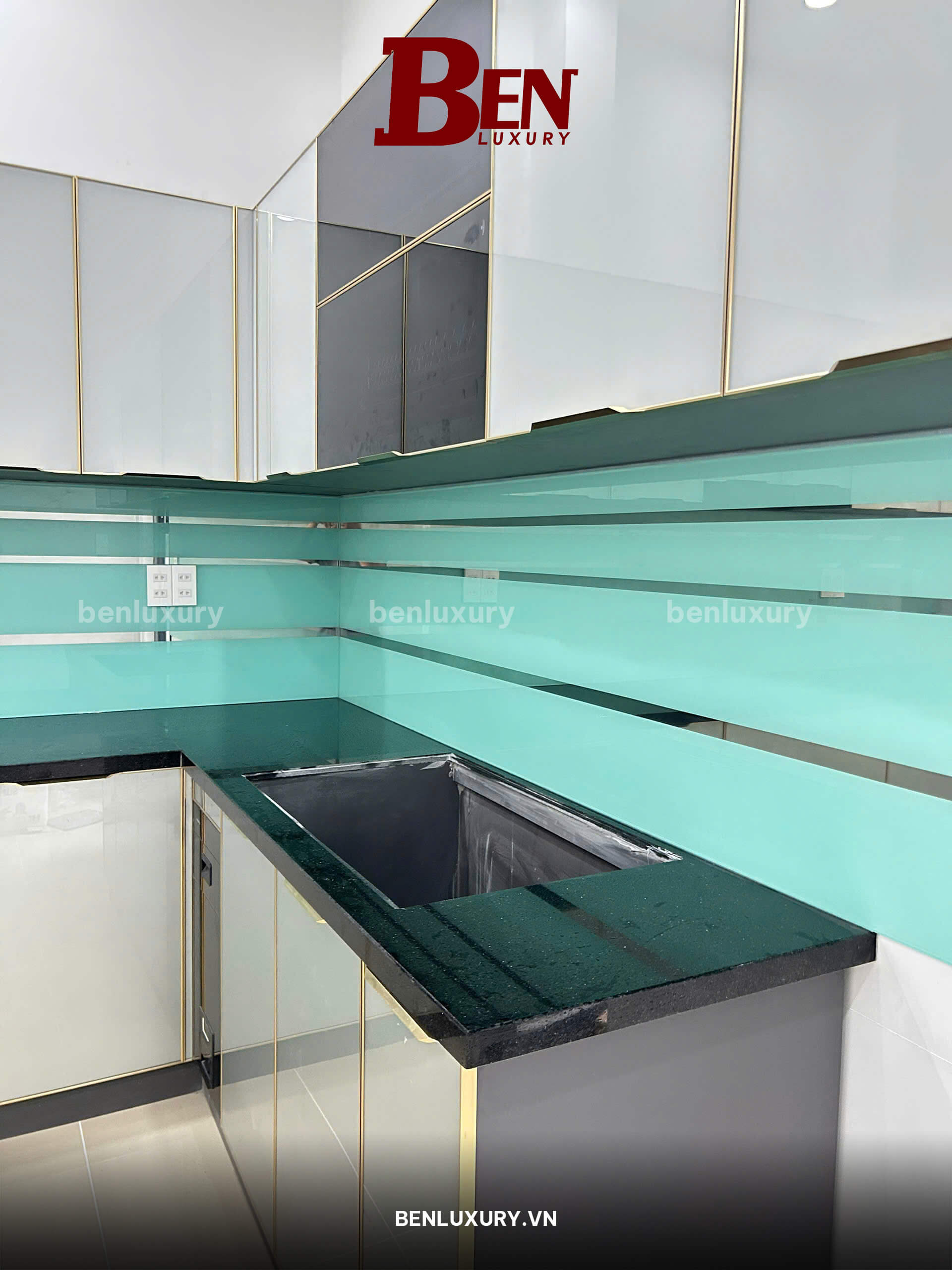 tu bep nhom tam cao cap mau xam chi dang cap tinh te tu benluxury 9