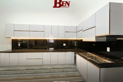 5 Lưu Ý Làm Tủ Bếp Cánh Kính 2025 - Bền Đẹp Và Tiết Kiệm Chi Phí