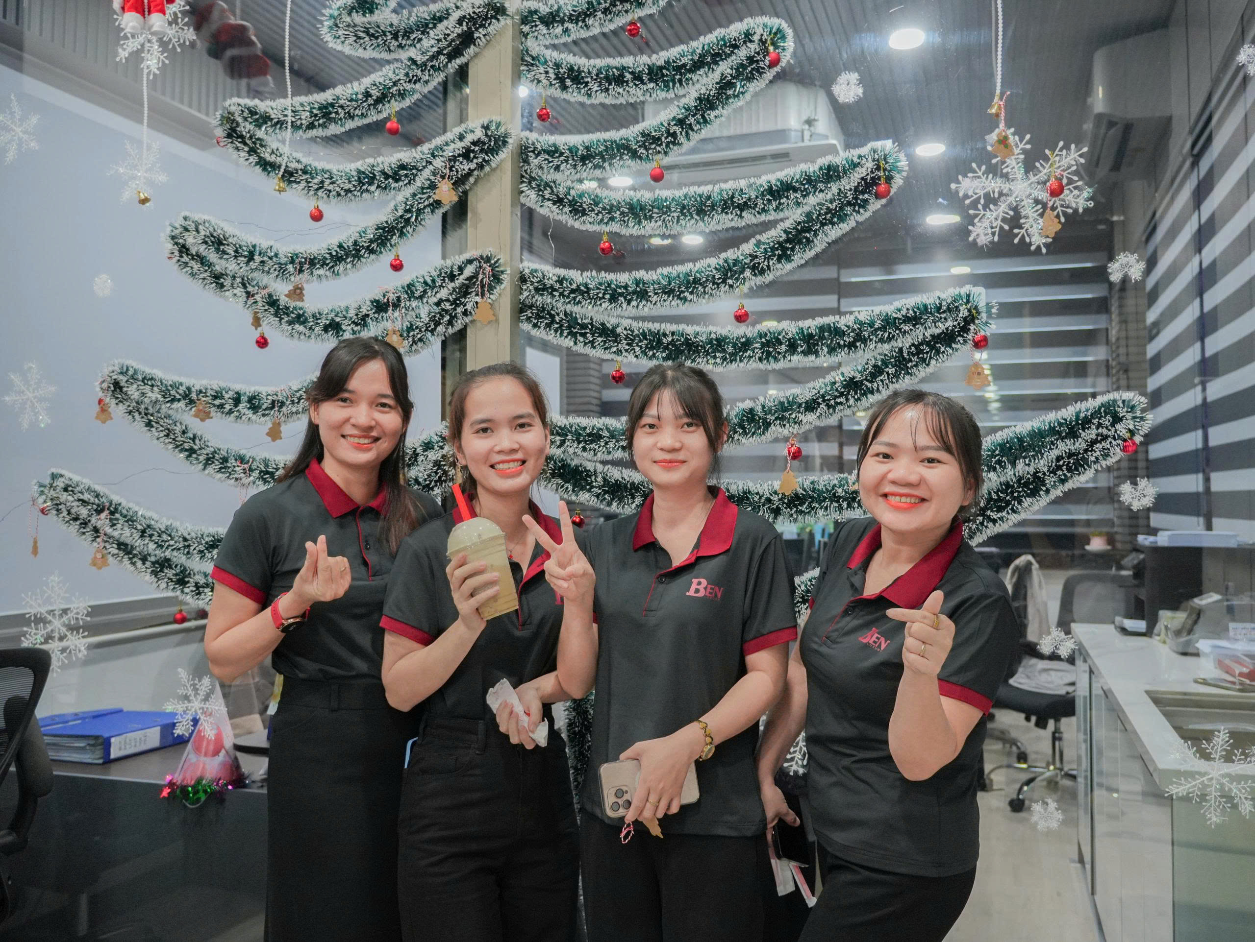 khoanh khac giang sinh am ap va ket noi tai gia dinh benluxury 10