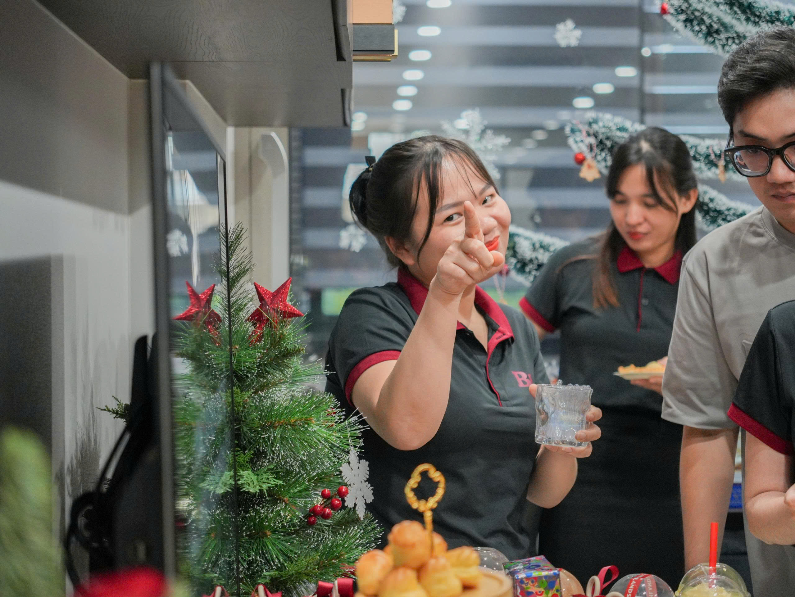 khoanh khac giang sinh am ap va ket noi tai gia dinh benluxury 11
