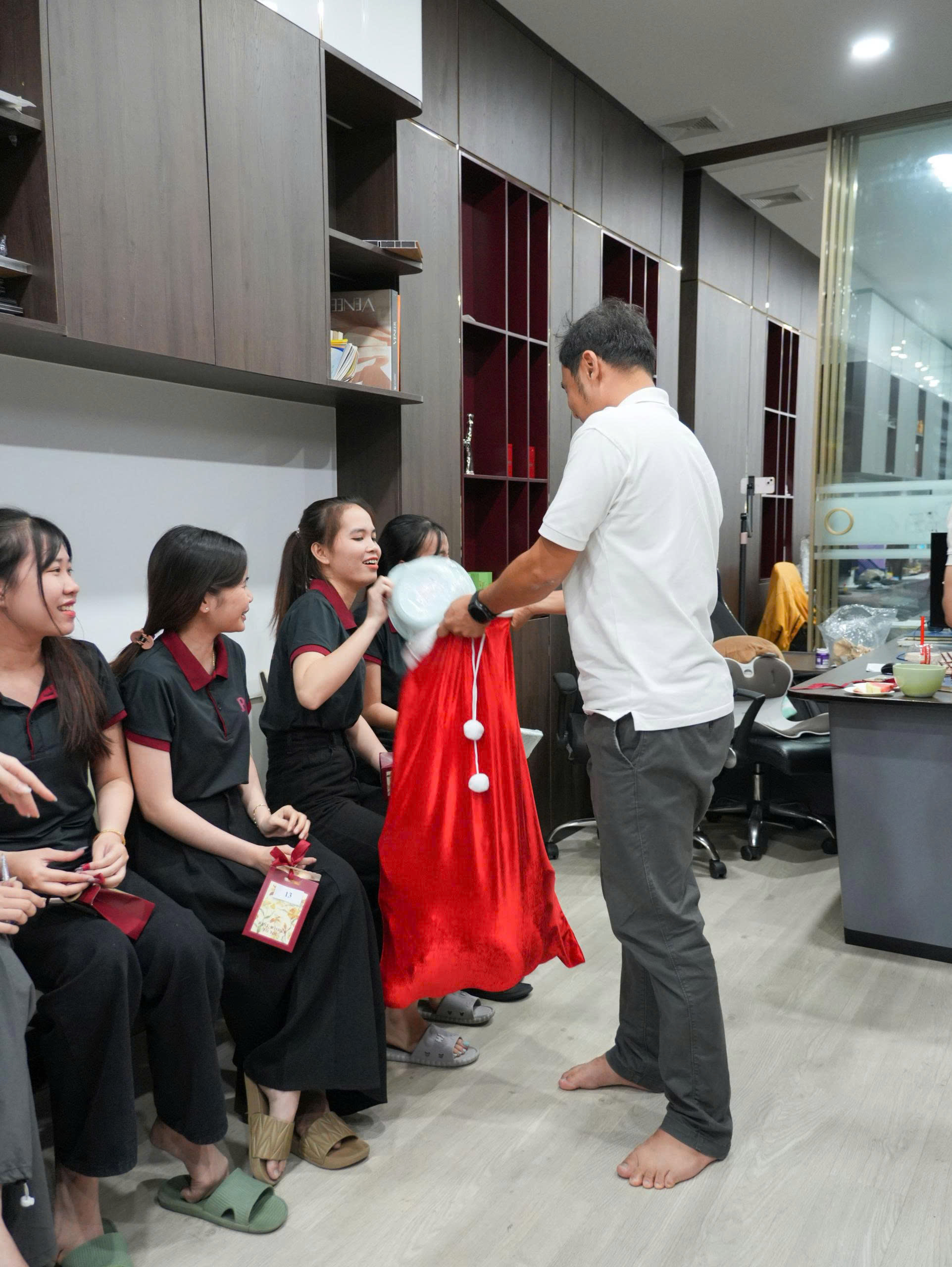 khoanh khac giang sinh am ap va ket noi tai gia dinh benluxury 3