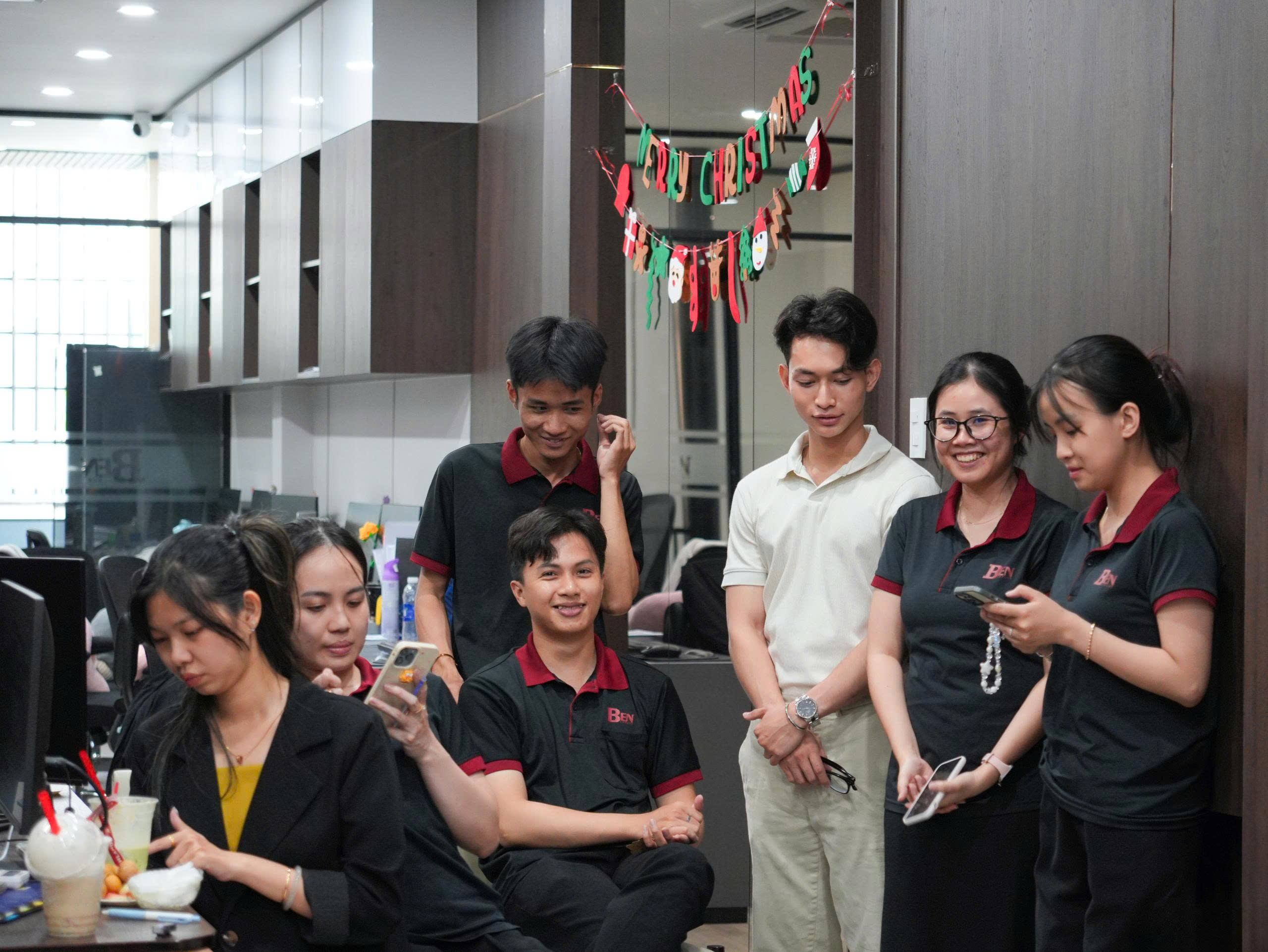 khoanh khac giang sinh am ap va ket noi tai gia dinh benluxury 9