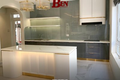 Hoàn Thiện Bộ Tủ Bếp Cánh Kính Tone Trung Tính Cao Cấp Siêu Sang Benluxury