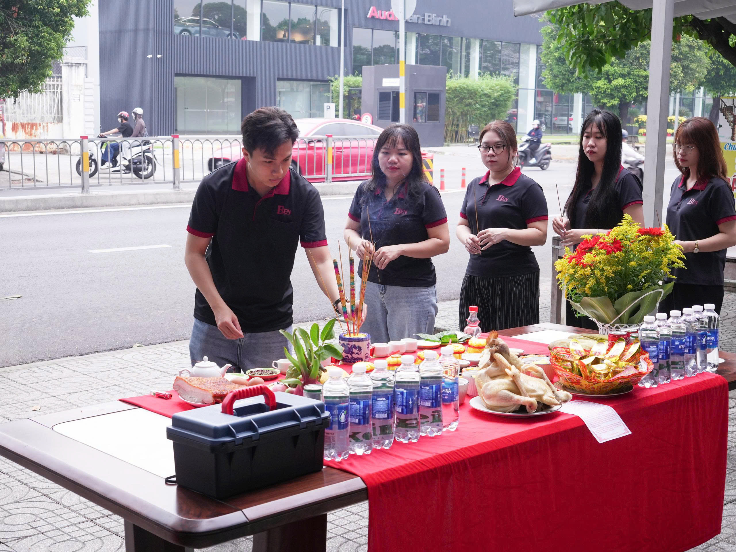 le cung via than tai mung 10 via than tai nam binh ngo 2026 4