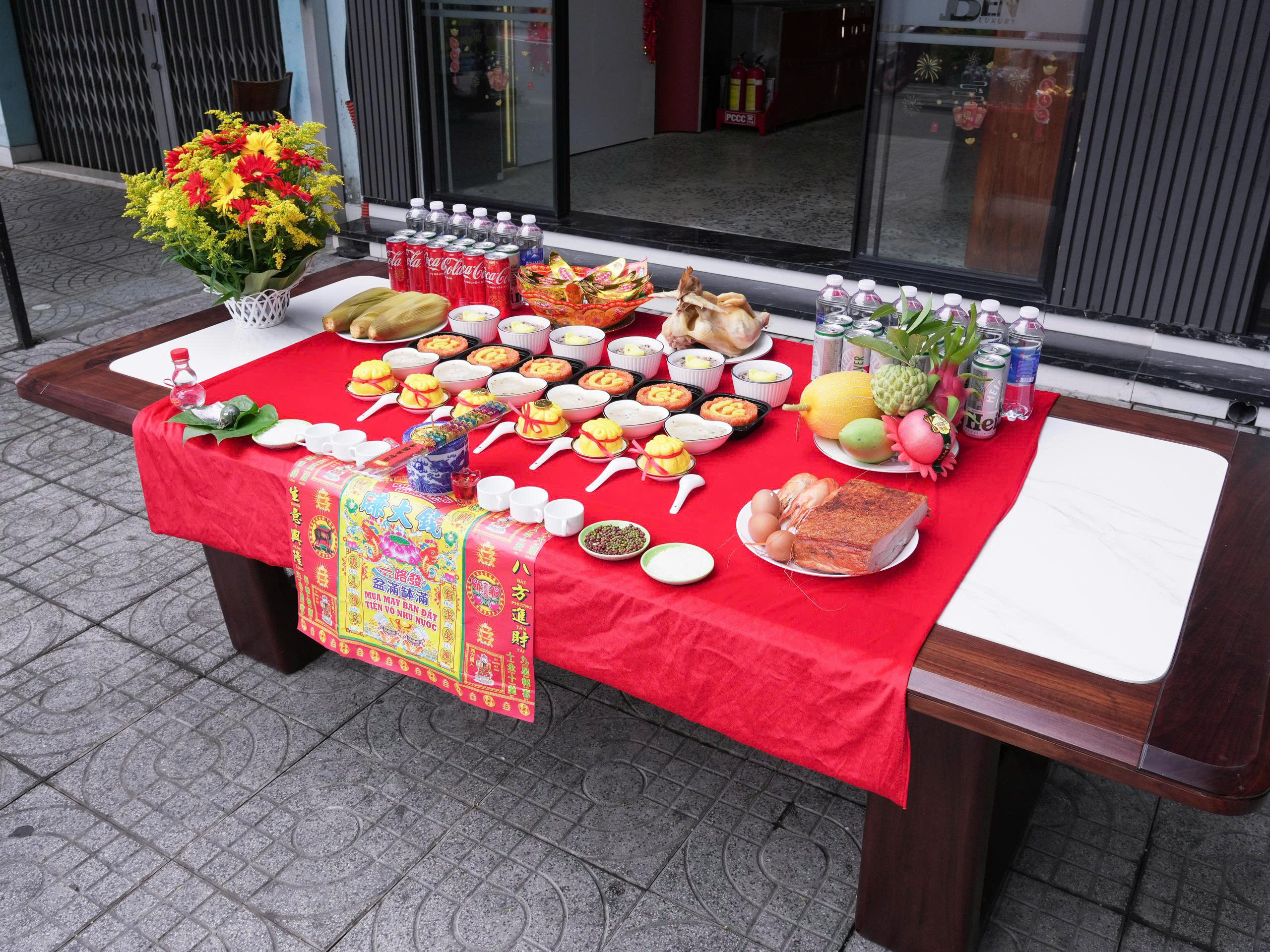 le cung via than tai mung 10 via than tai nam binh ngo 2026 8