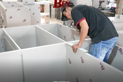 Thùng Tủ Bếp Nhôm Tấm Hàn Lazer Có Tốn Công Hơn Thùng Nhôm Cải Tiến?