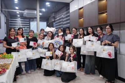 Happy Women's Day 8/3 – Benluxury Tri Ân Chị Em Văn Phòng & Xưởng