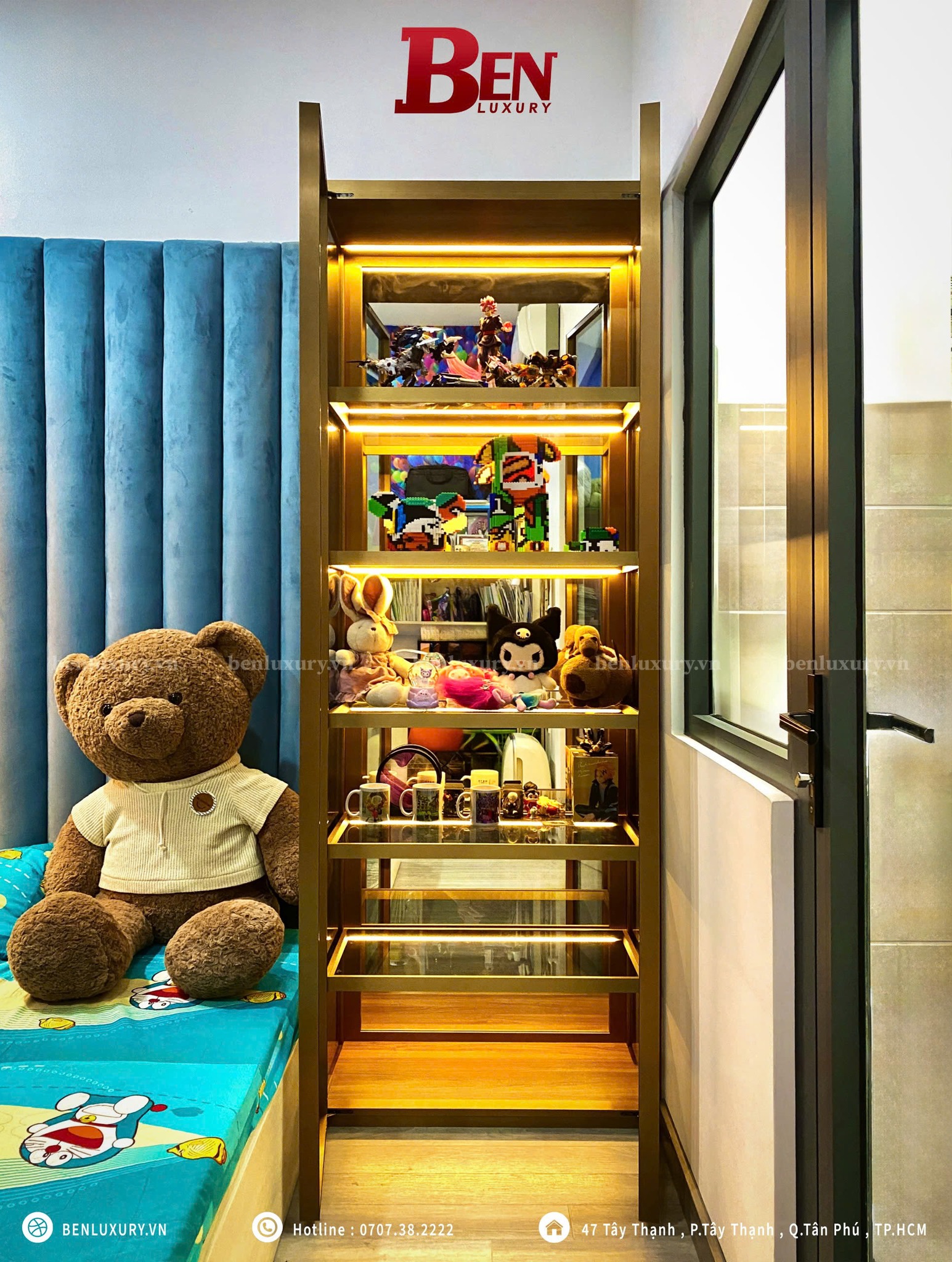 ke nhom decor khac gi ke go co dang tien khong khi lam ke trang tri nha ban