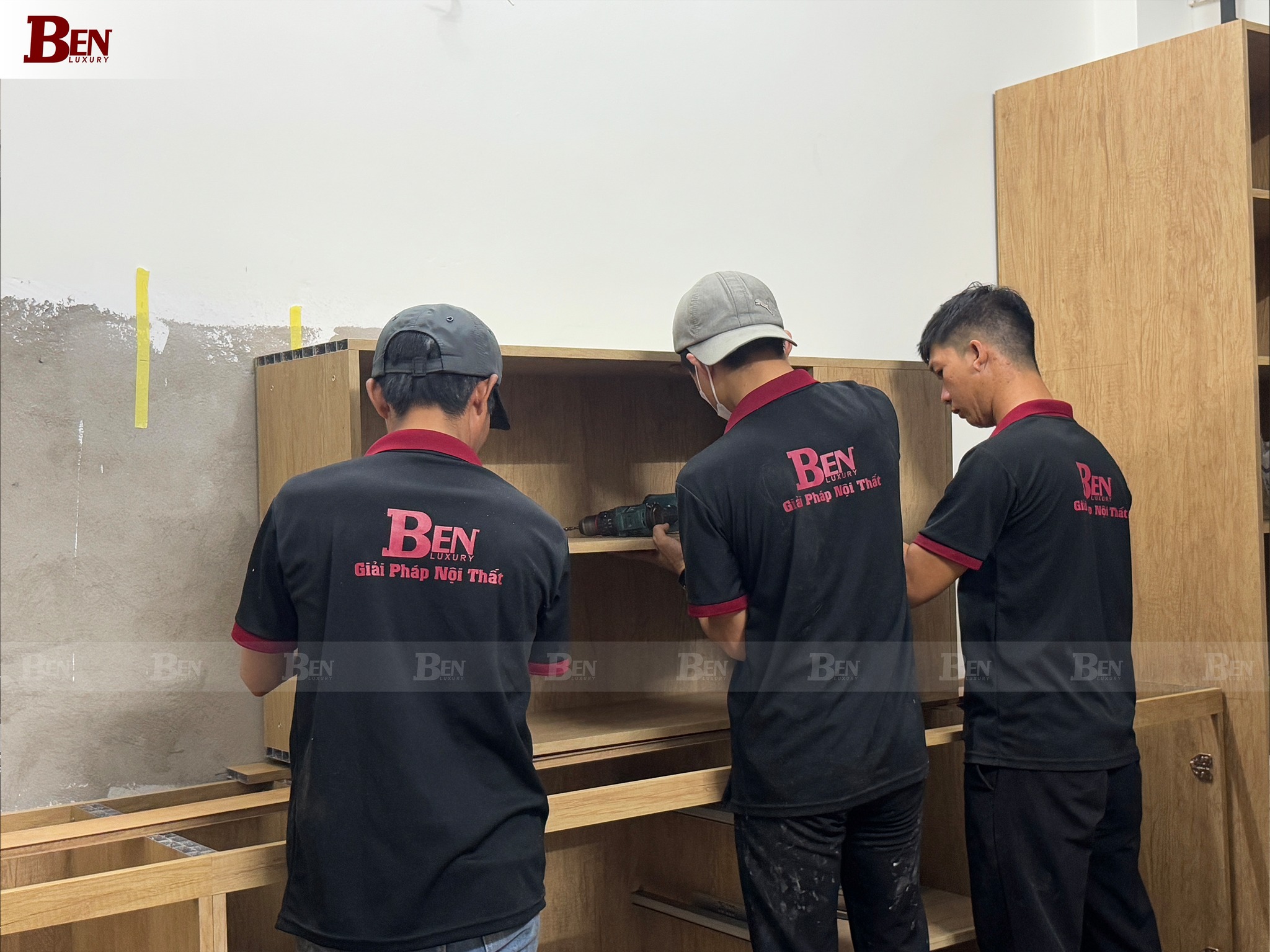 nen chon tu bep canh kinh hay tu bep inox 304 cho nha pho 4
