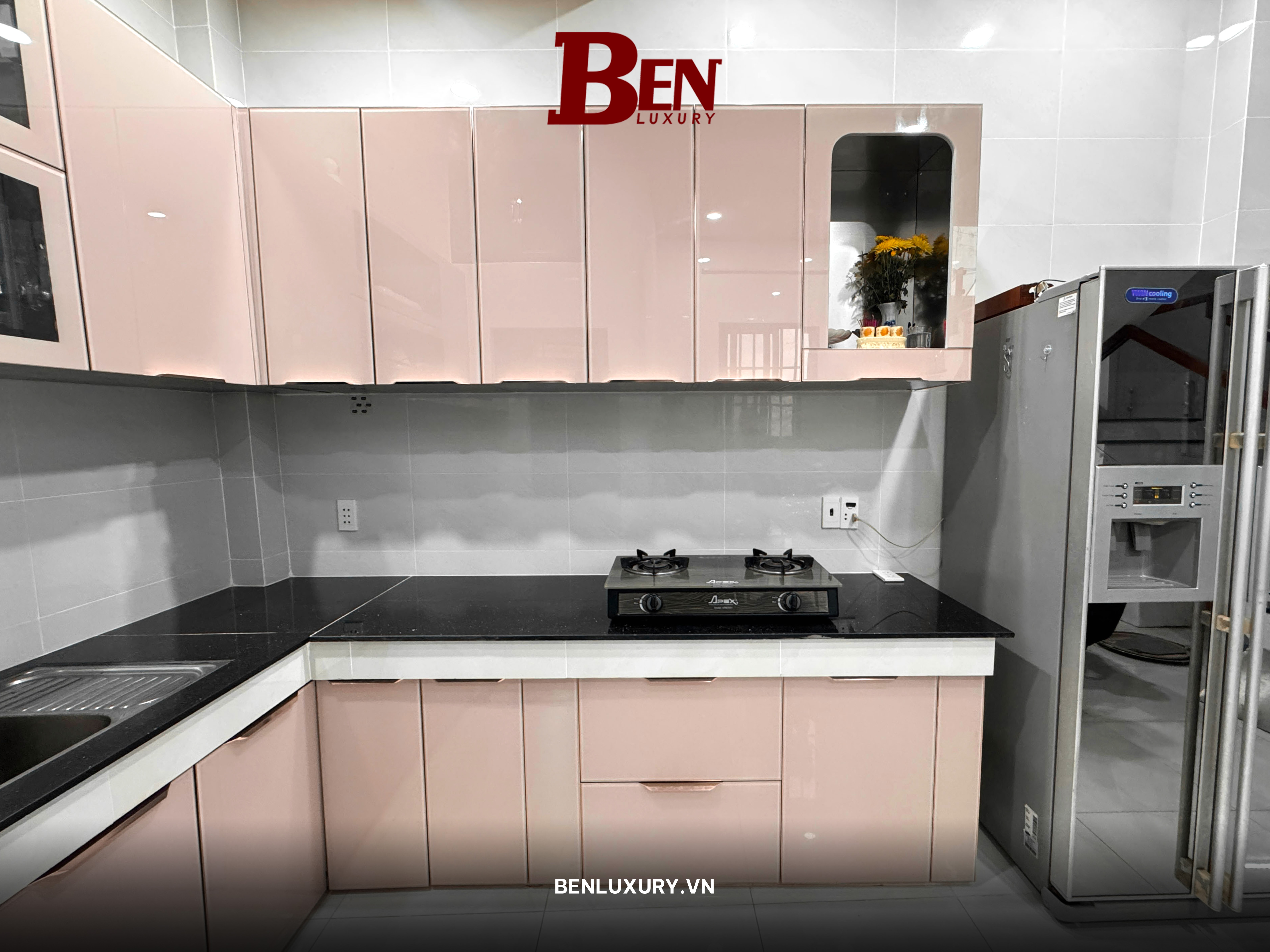 tu bep inox 304 canh kinh tay cnc vat hong bong dang cap toi gian va ben bi vinh cuu 2026 4
