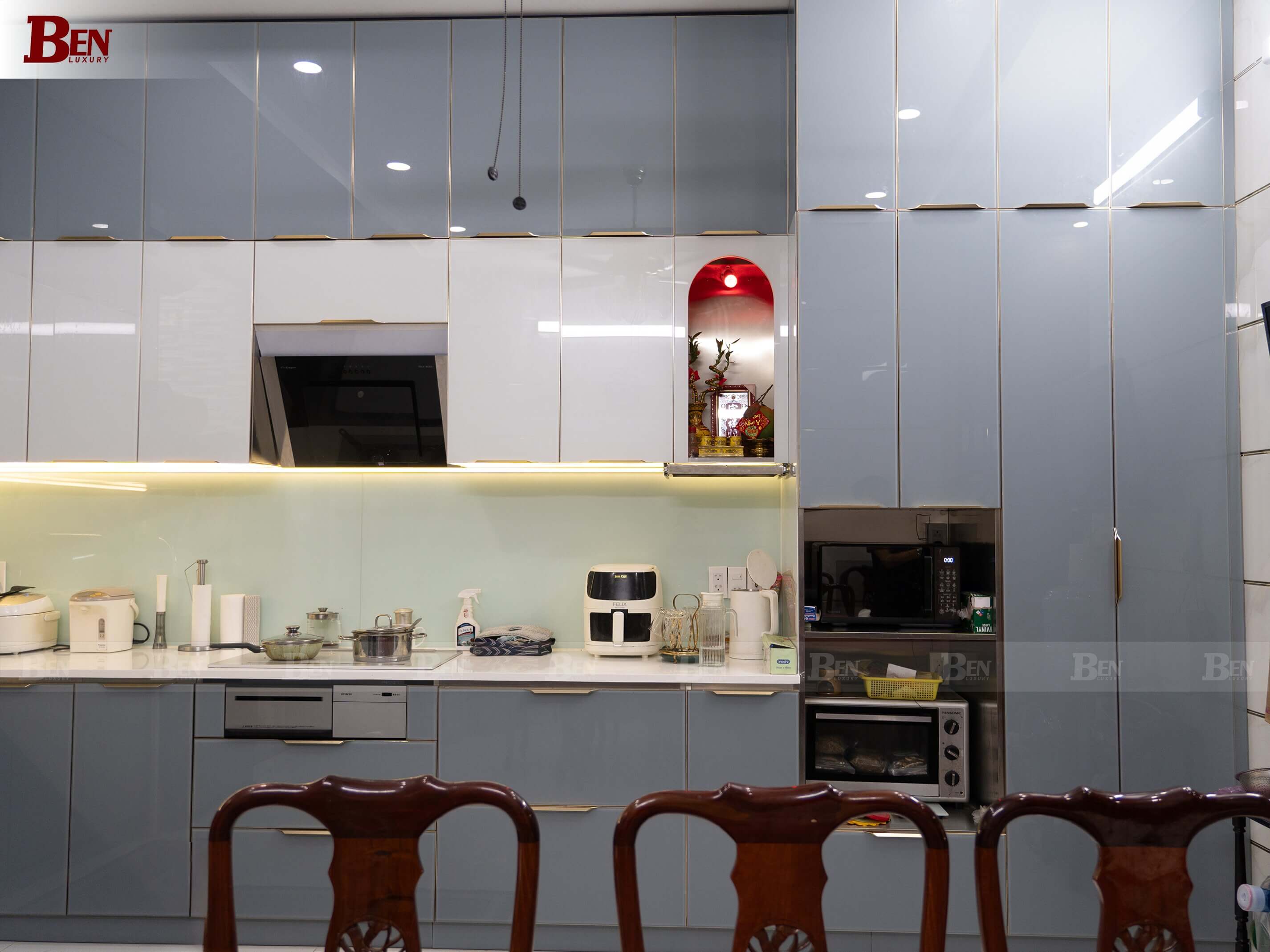 hoan thien bo tu bep inox 304 van xuoc canh kinh kich tran tai nha khach binh tan 4
