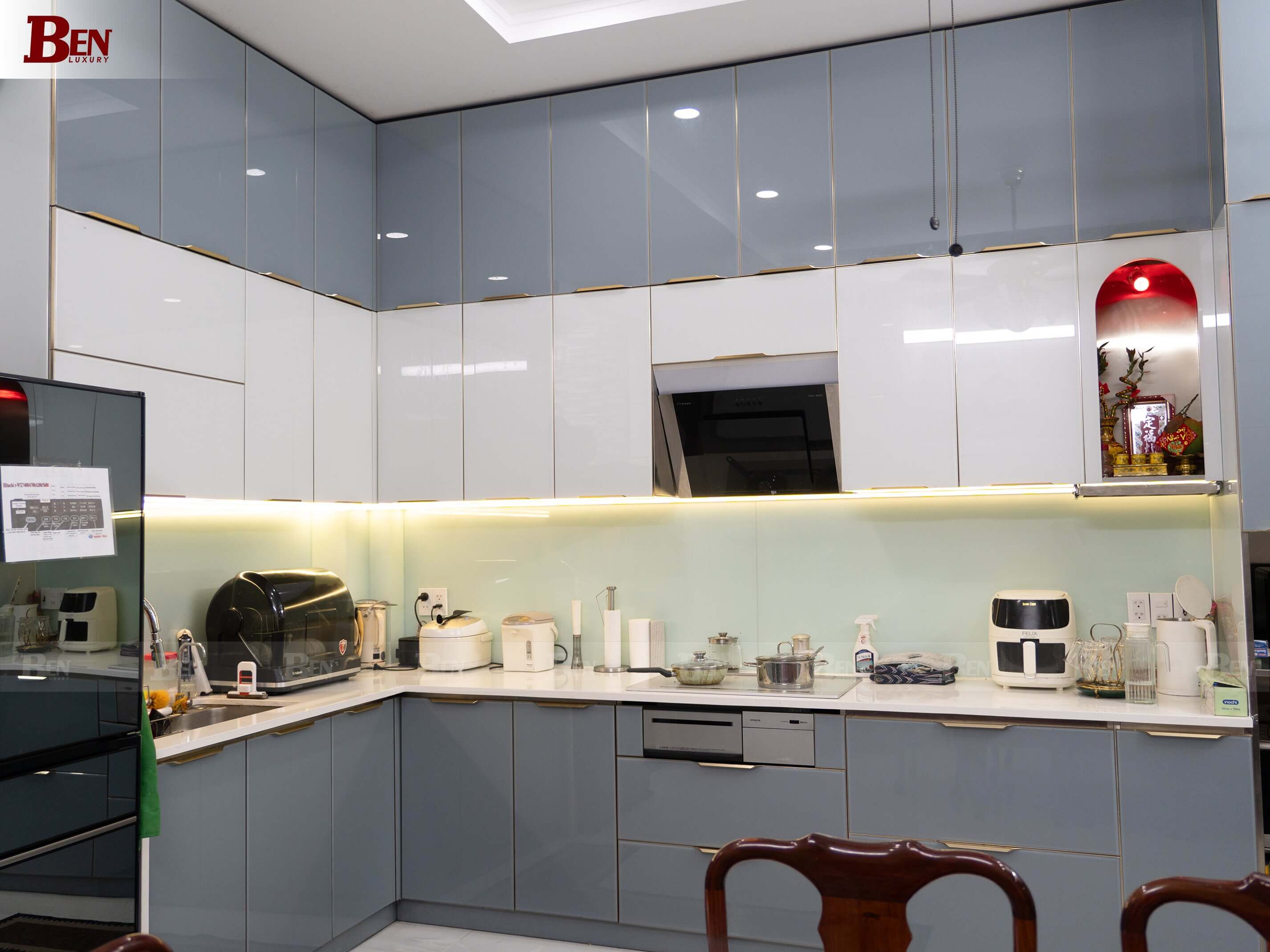 hoan thien bo tu bep inox 304 van xuoc canh kinh kich tran tai nha khach binh tan 5