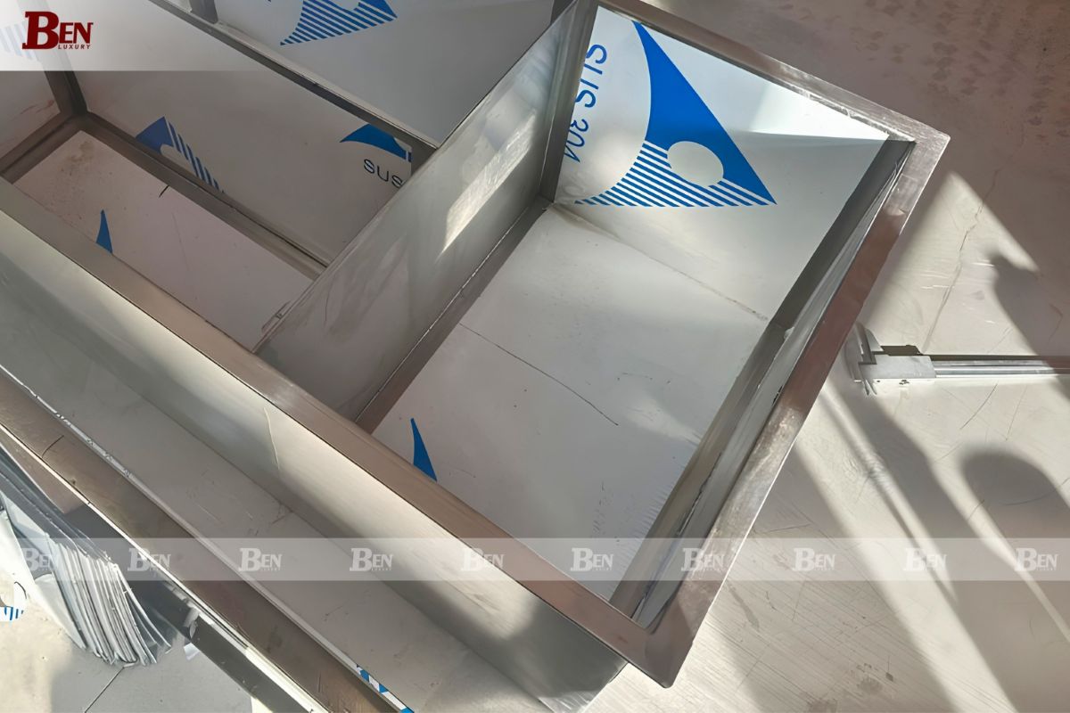 phan biet thung tu bep inox 304 loai chan gap va loai han ghep 21