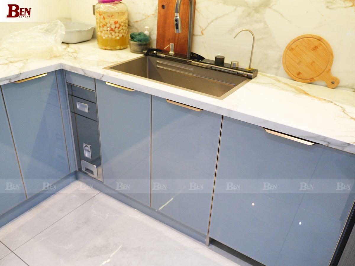 hoan thien tu bep nhom tam han laser xam bac tai nha khach o hoc mon 6