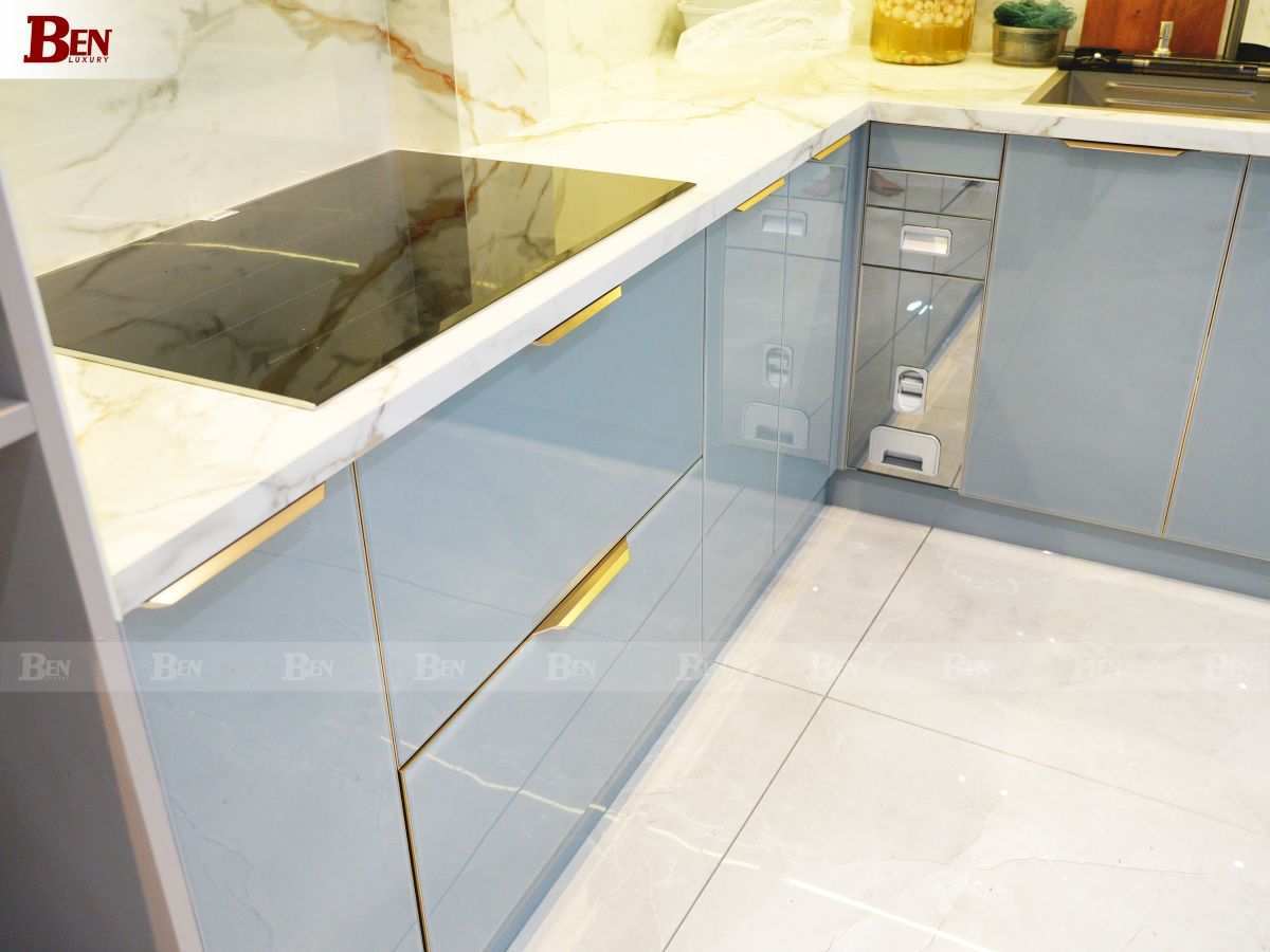 hoan thien tu bep nhom tam han laser xam bac tai nha khach o hoc mon