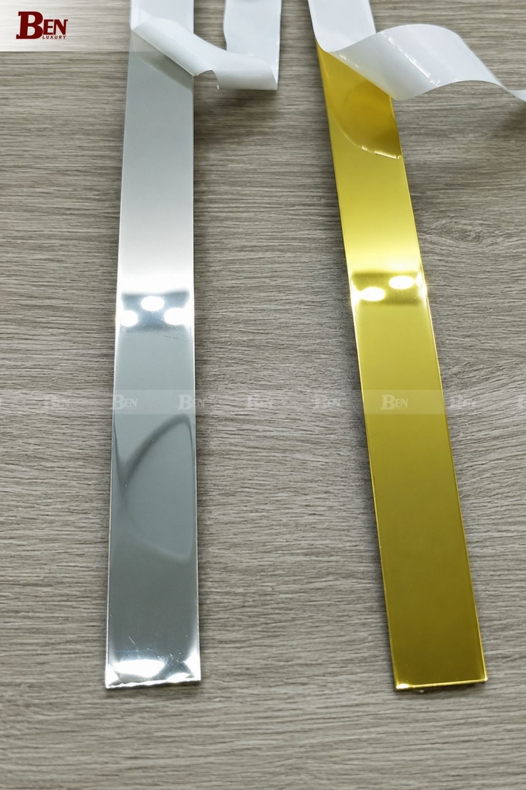 la cuon inox co dan truc tiep len tuong thach cao duoc khong 8