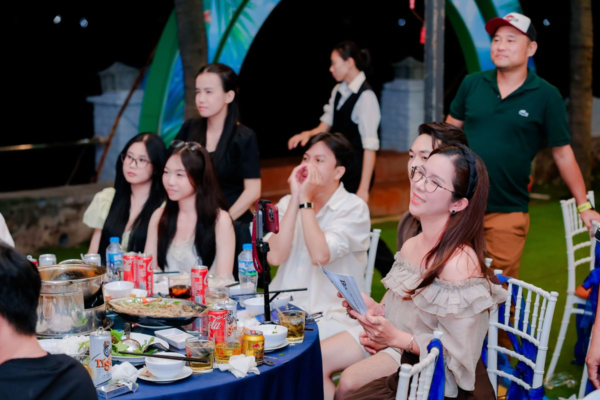 chay het minh voi company trip tam gac cong viec ket noi tam giao 21