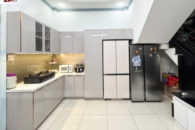 Hoàn Thiện Tủ Bếp Thùng Nhôm Tấm Hàn Laser Nhà Phố Quận 2 | Benluxury
